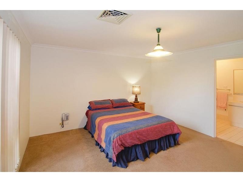 4 Karrinyup Retreat, West Busselton WA 6280