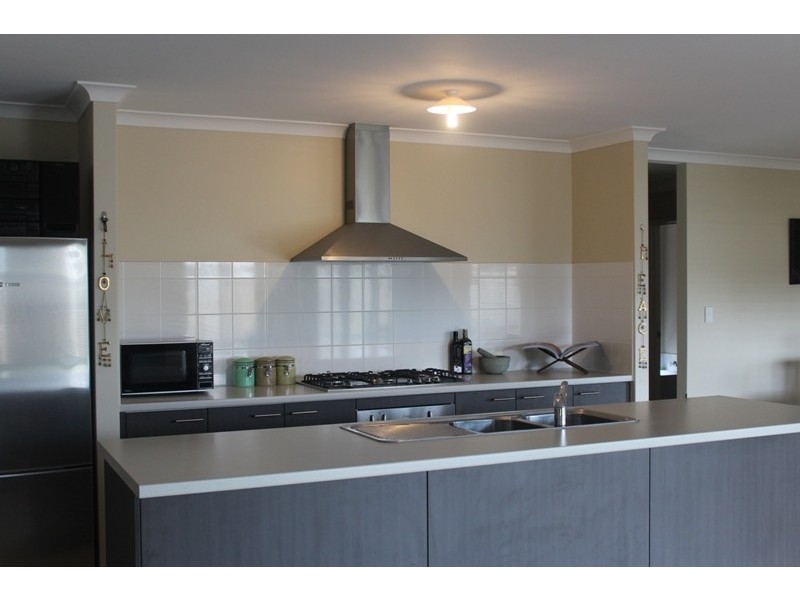 22 Lyrebird Road, Busselton WA 6280