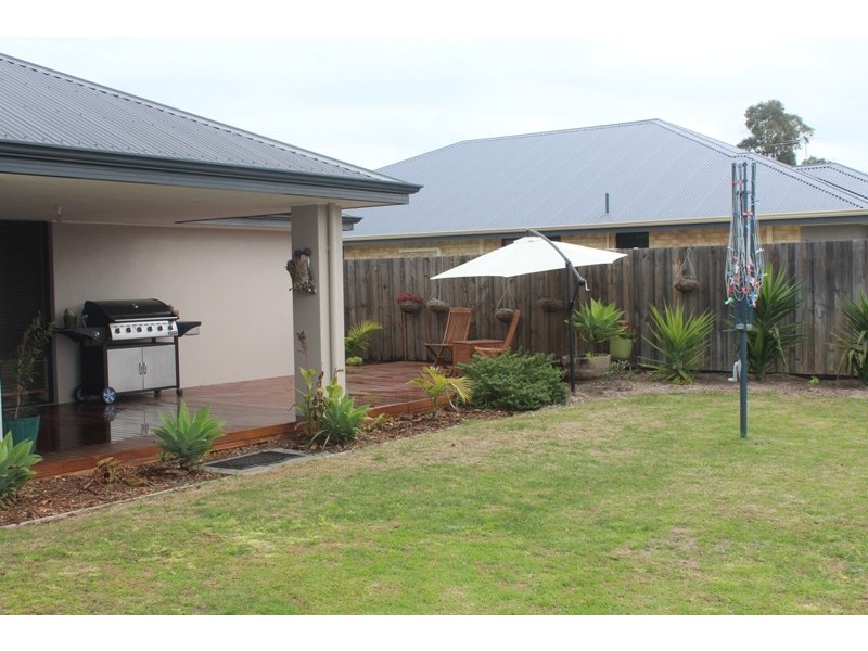 22 Lyrebird Road, Busselton WA 6280