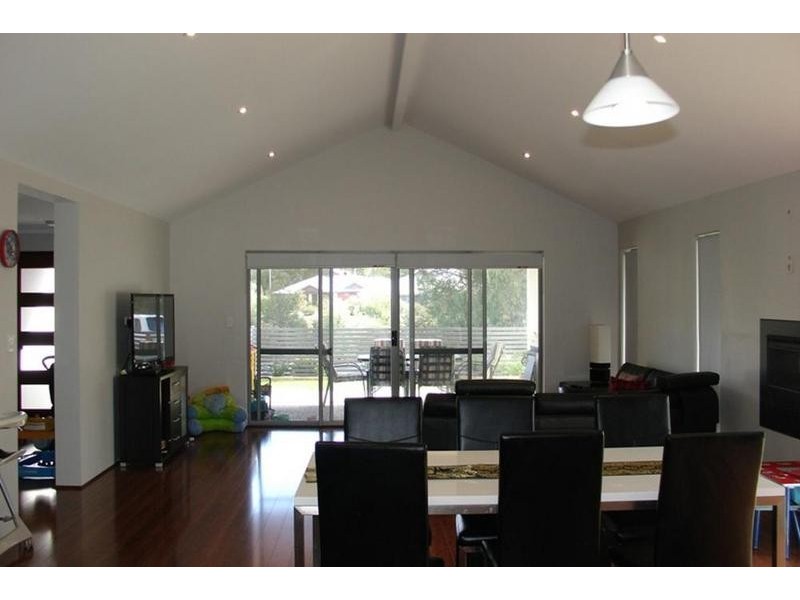 5 Logan Street, Yalyalup WA 6280