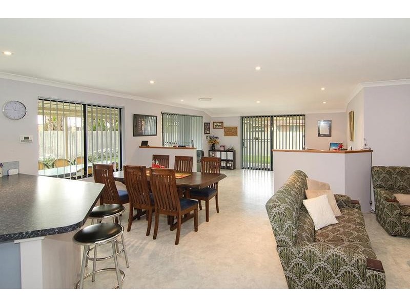 42 Bignell Drive, West Busselton WA 6280