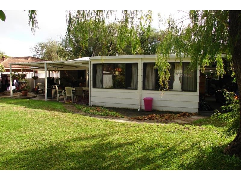 28 Averil Street, Abbey WA 6280