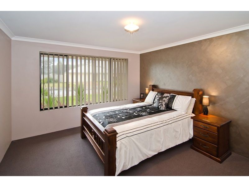 26 Currawong Drive, Broadwater WA 6280