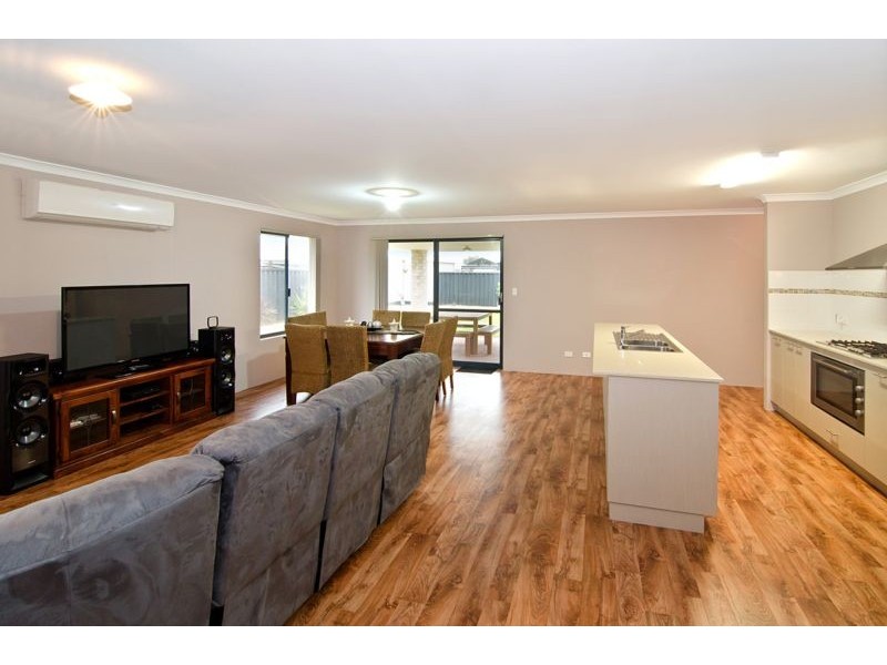 26 Currawong Drive, Broadwater WA 6280