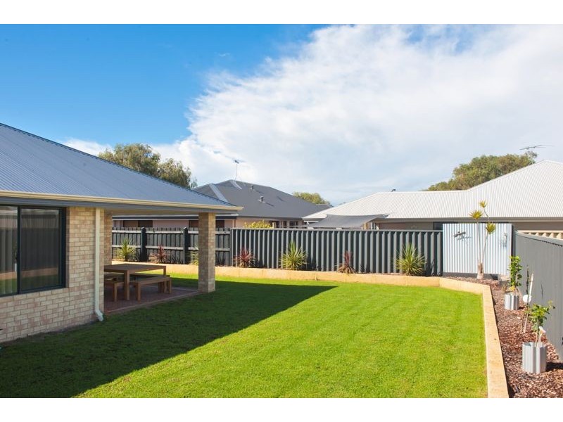 26 Currawong Drive, Broadwater WA 6280