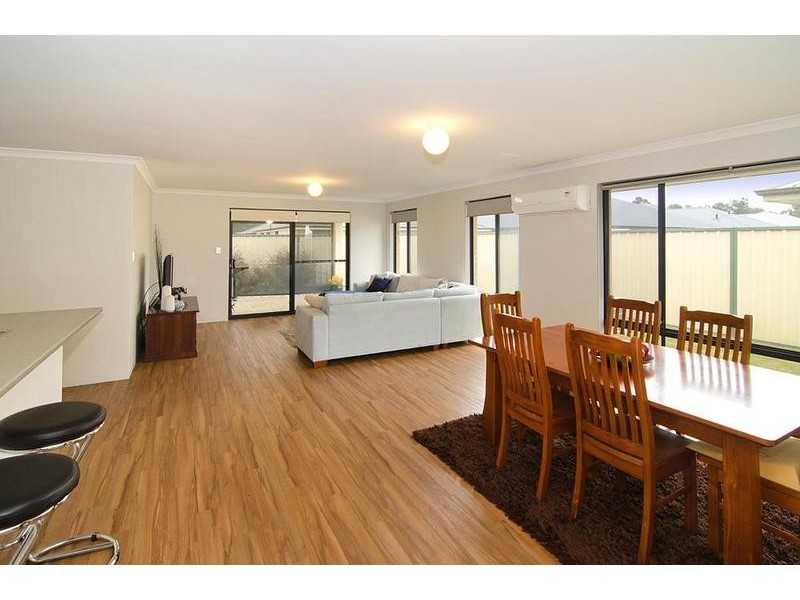 12 Mary Road, Yalyalup WA 6280