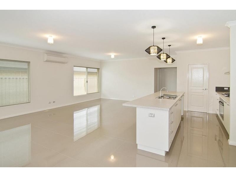 31 Kooljak Road, Broadwater WA 6280