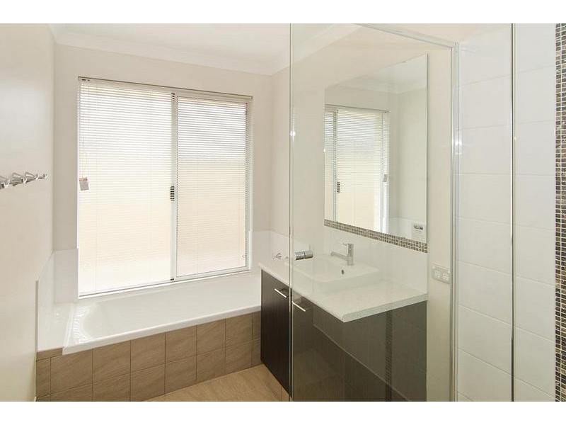 31 Kooljak Road, Broadwater WA 6280