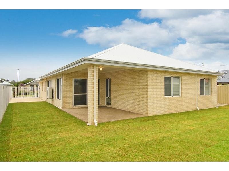 31 Kooljak Road, Broadwater WA 6280