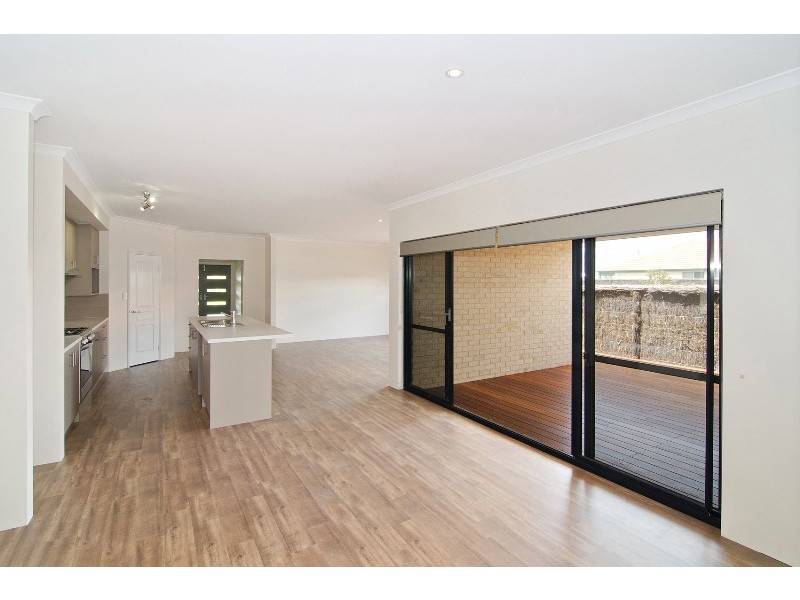 18 Gigondas Street, Yalyalup WA 6280