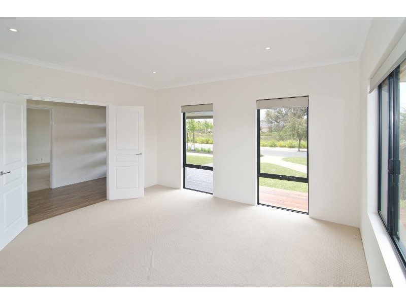 18 Gigondas Street, Yalyalup WA 6280