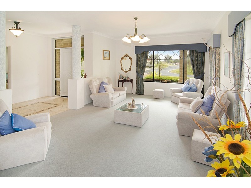 24 Pebble Drive, Geographe WA 6280