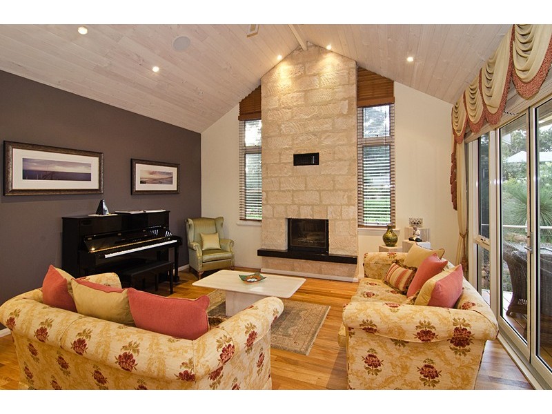 156 Vintners Drive, Quindalup WA 6281