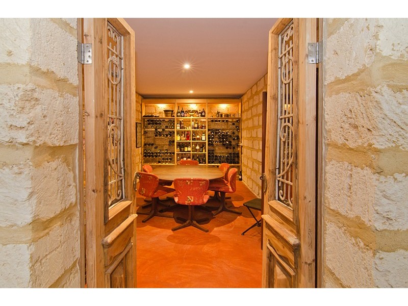 156 Vintners Drive, Quindalup WA 6281