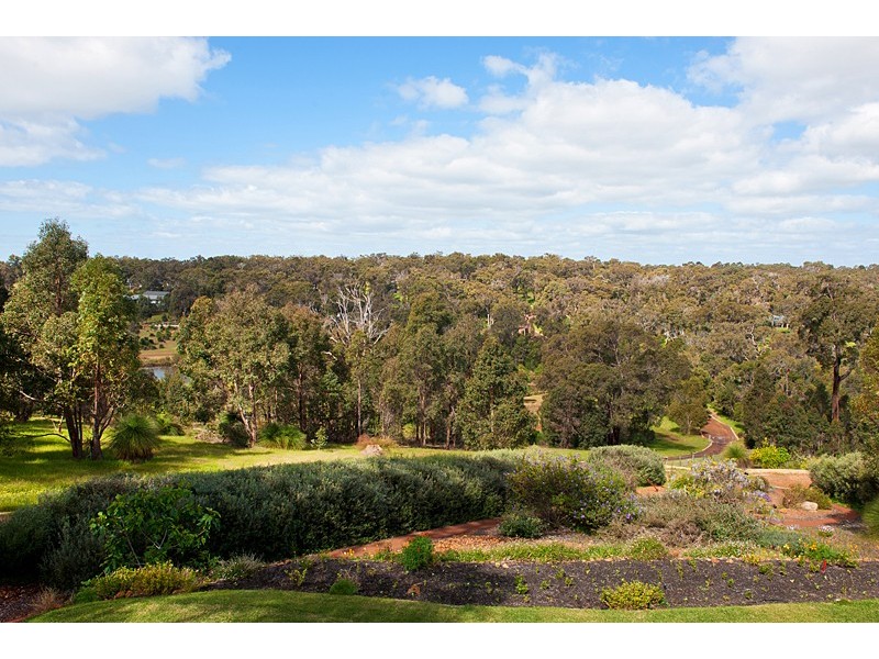 156 Vintners Drive, Quindalup WA 6281