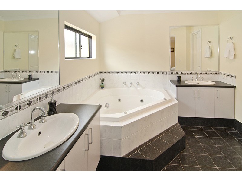 33 Edith Agnes Circle, West Busselton WA 6280