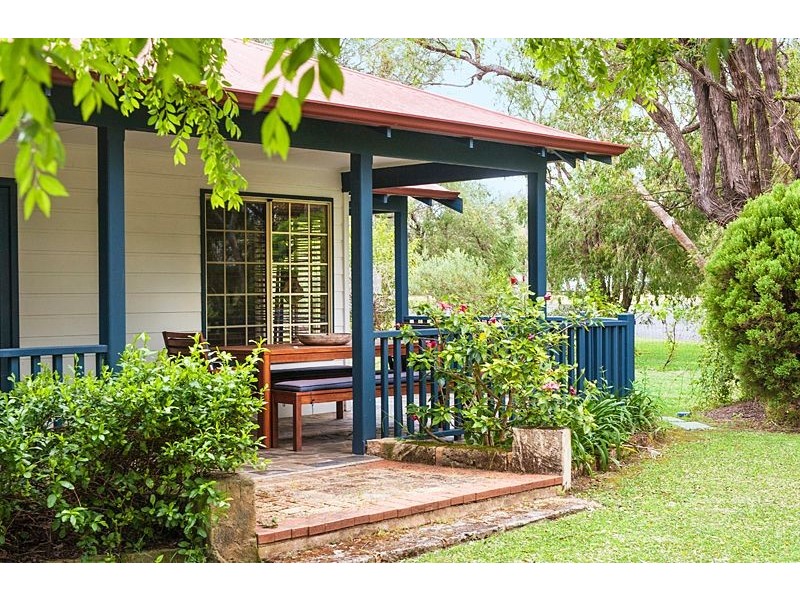 3 Wilson Avenue, Quindalup WA 6281