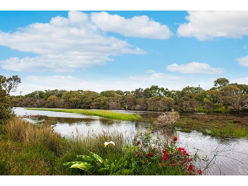 3 Wilson Avenue, Quindalup WA 6281