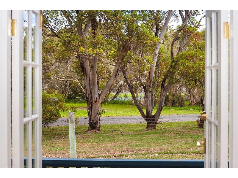 3 Wilson Avenue, Quindalup WA 6281