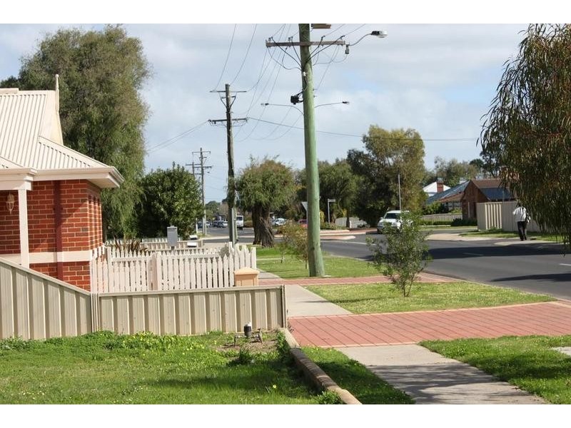 108 Kent Street, Busselton WA 6280