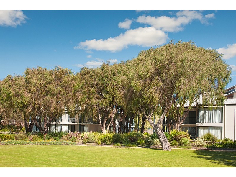 16/12 Little Colin Street, Broadwater WA 6280