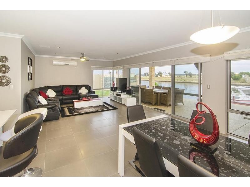 2 Burgee Cove, Geographe WA 6280