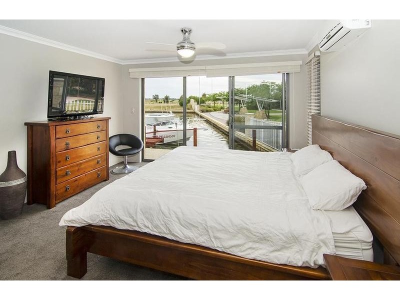 2 Burgee Cove, Geographe WA 6280