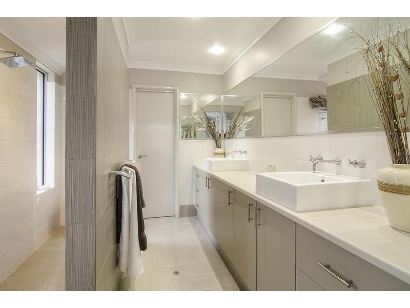 2 Burgee Cove, Geographe WA 6280