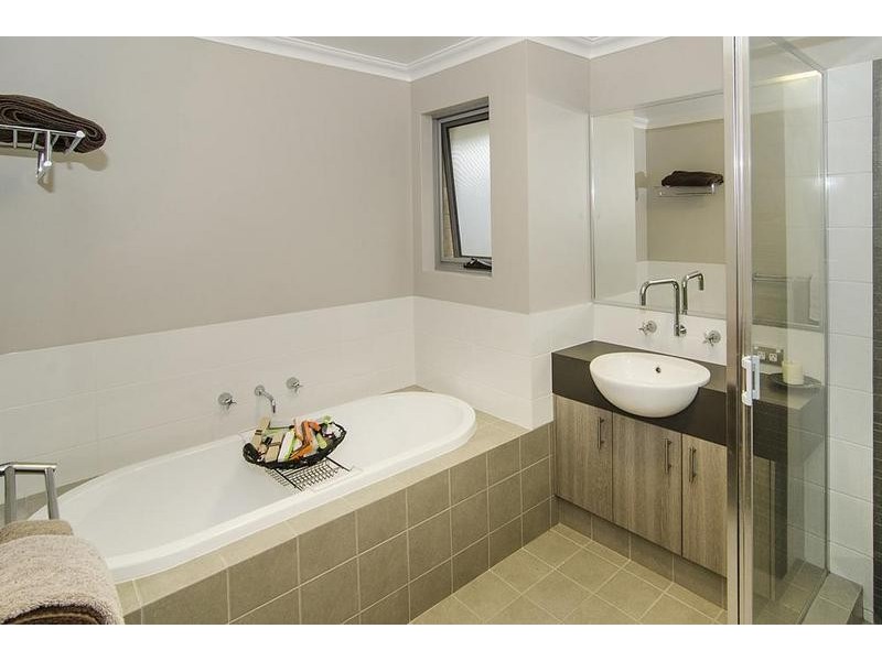 2 Burgee Cove, Geographe WA 6280