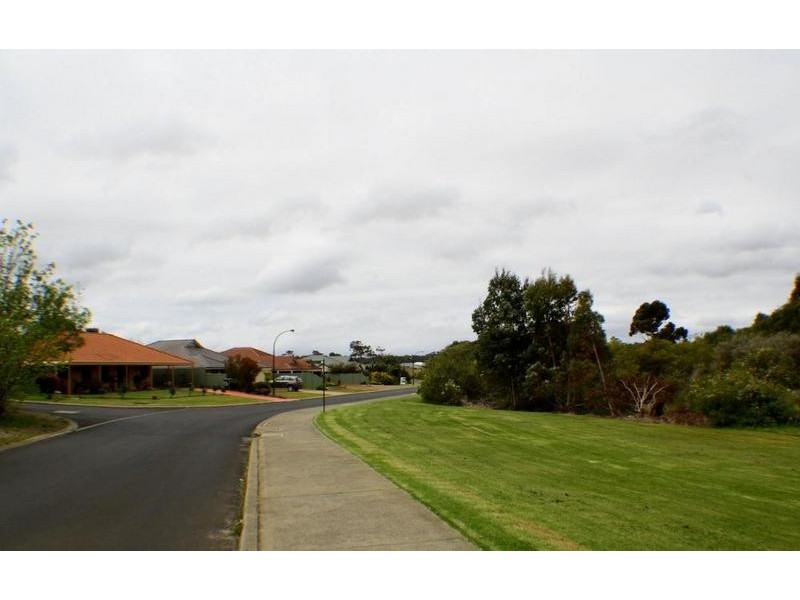 9 Melaleuca Boulevard, Margaret River WA 6285