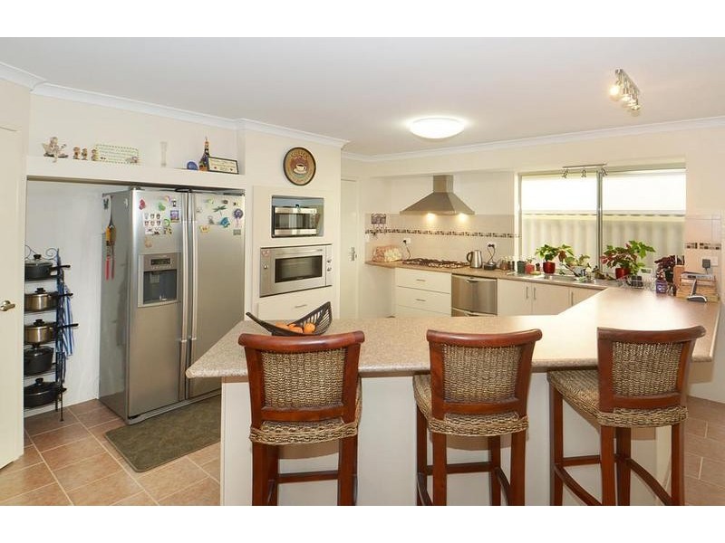9 Mistral Bend, Yalyalup WA 6280