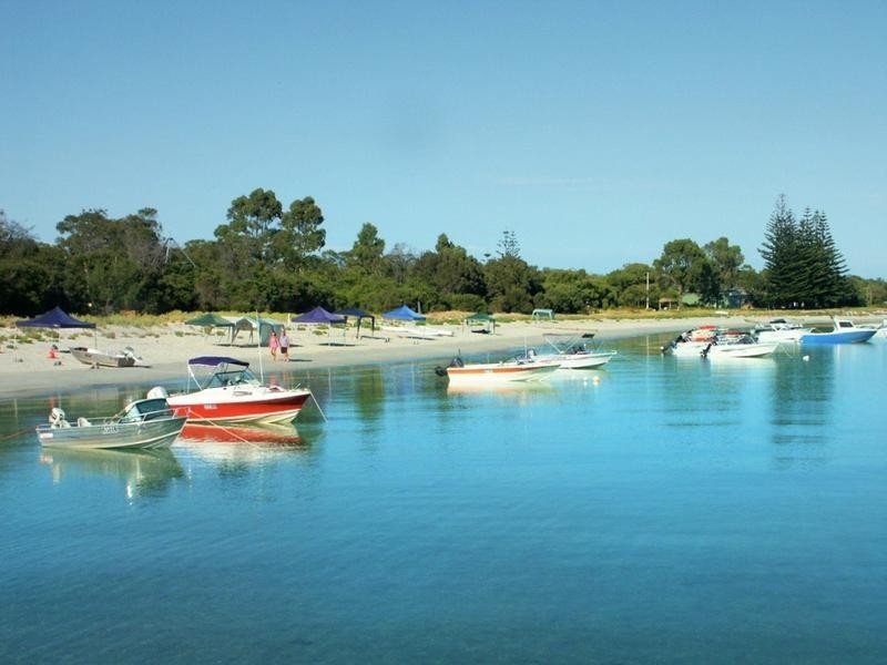 396 Caves Road, Siesta Park WA 6280