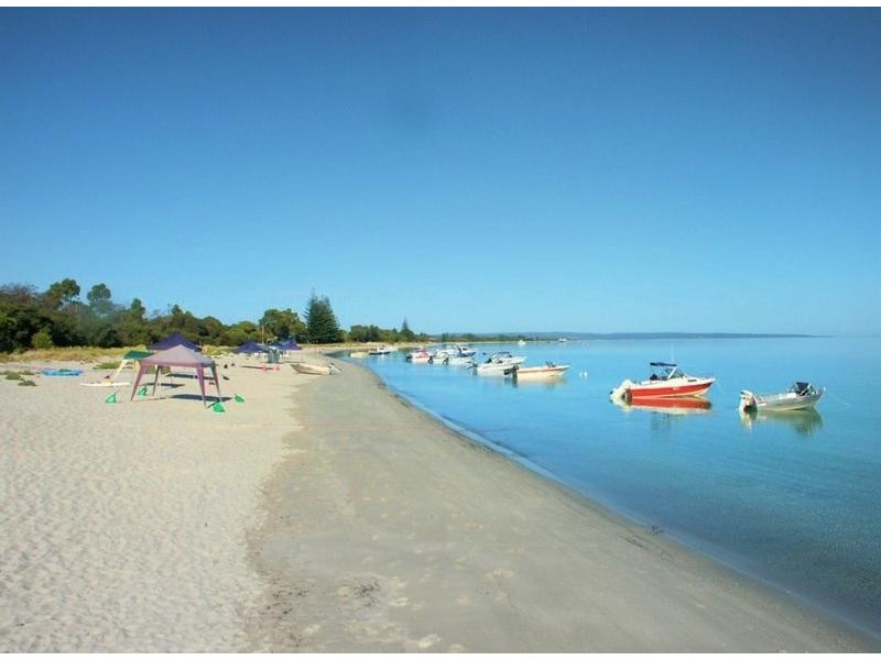 396 Caves Road, Siesta Park WA 6280