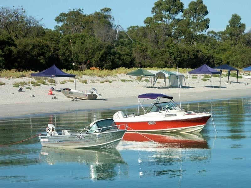 396 Caves Road, Siesta Park WA 6280