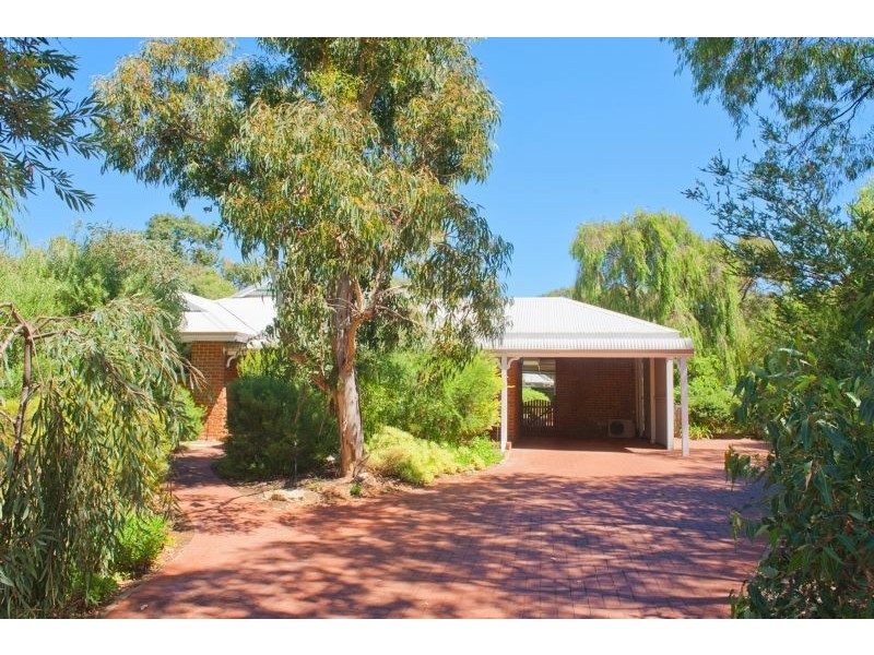 15 Kalgaritch Avenue, West Busselton WA 6280
