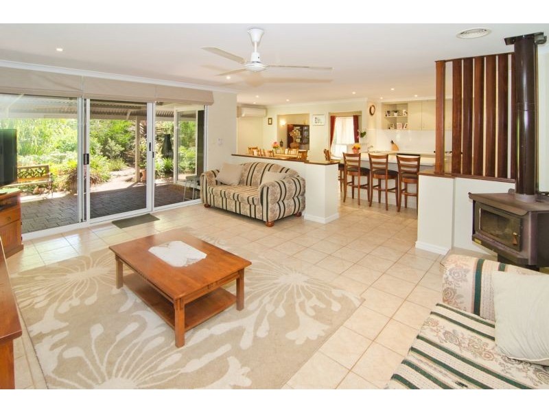 15 Kalgaritch Avenue, West Busselton WA 6280