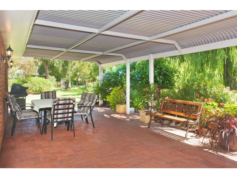 15 Kalgaritch Avenue, West Busselton WA 6280