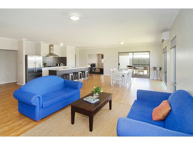 17 Augusta Parade, Dunsborough WA 6281