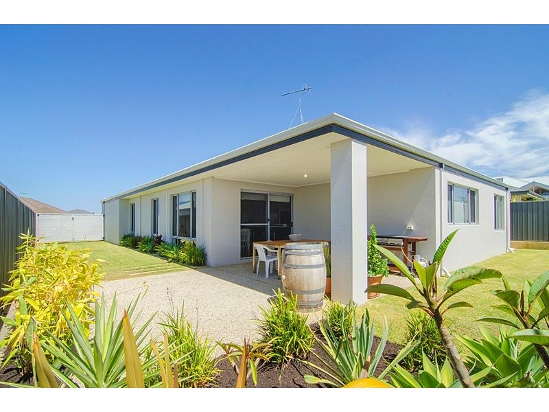 17 Augusta Parade, Dunsborough WA 6281