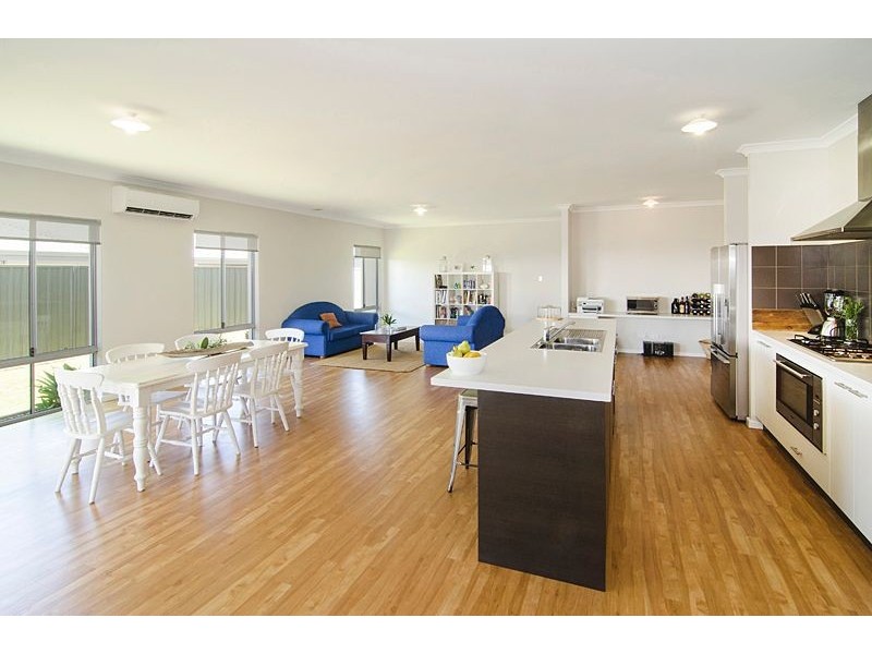 17 Augusta Parade, Dunsborough WA 6281