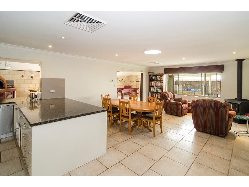 10 Halcyon Way, Dunsborough WA 6281