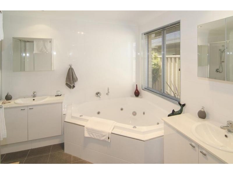 15 Durance Way, Yalyalup WA 6280