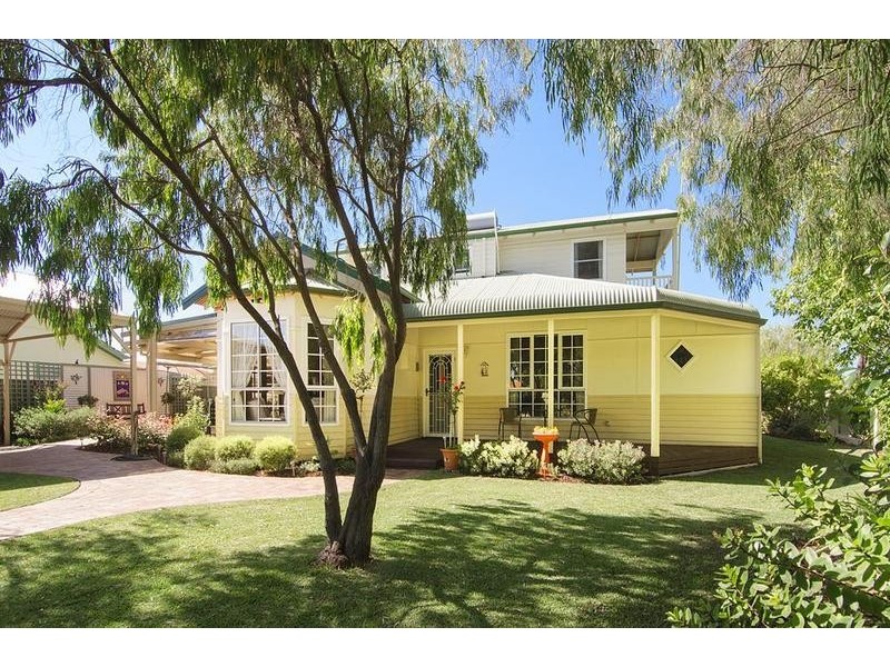 2 Dorset Street, West Busselton WA 6280