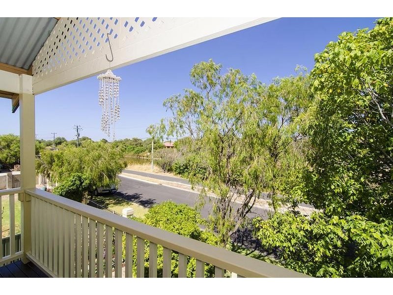 2 Dorset Street, West Busselton WA 6280