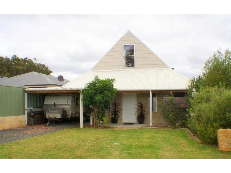 27 Leschenaultia Avenue, Margaret River WA 6285