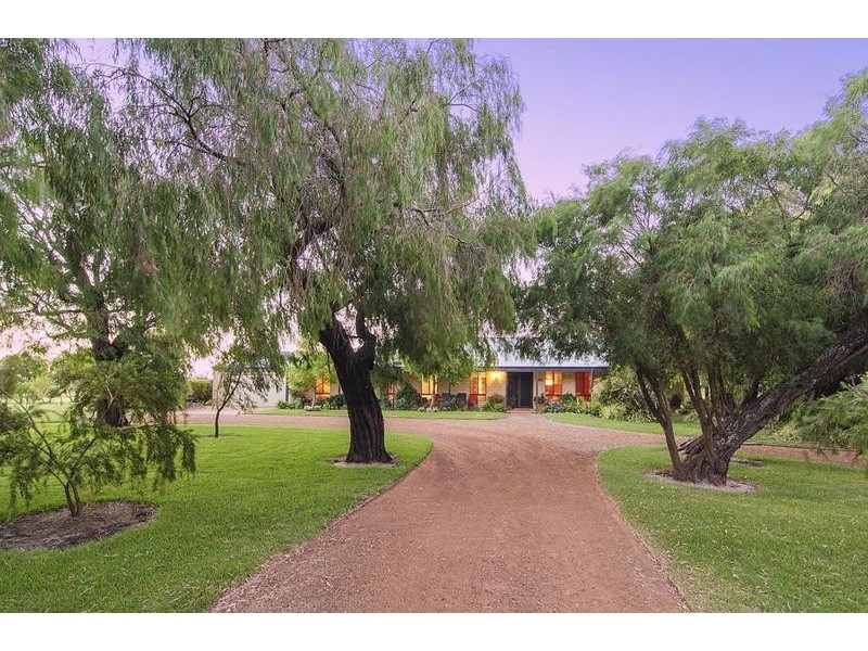 121 Estuary Waters Drive, Reinscourt WA 6280