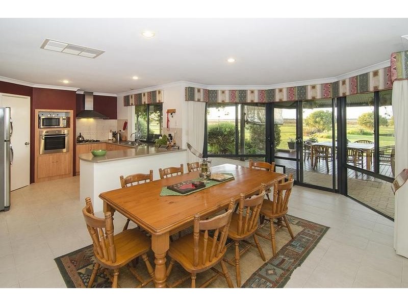 121 Estuary Waters Drive, Reinscourt WA 6280