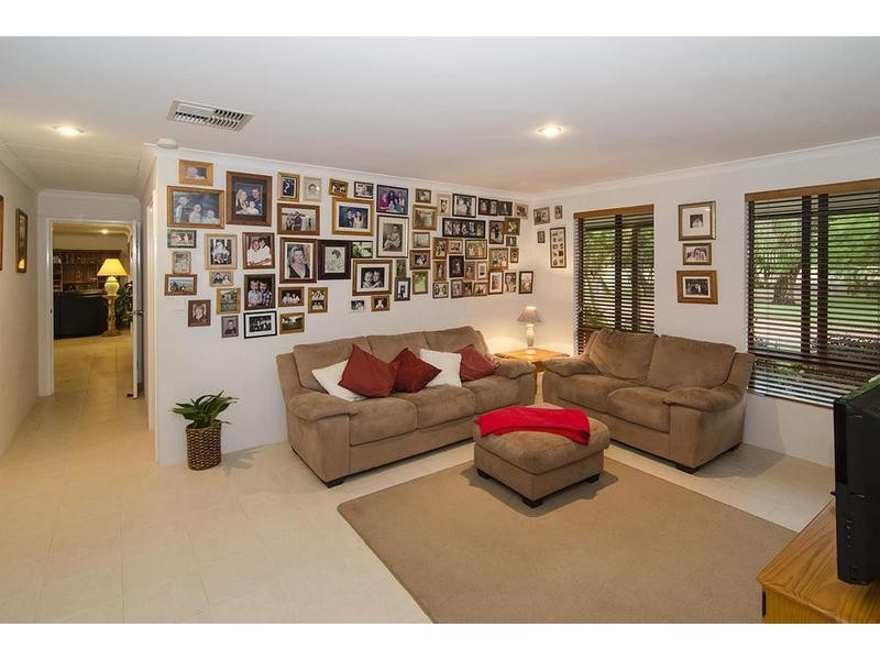 121 Estuary Waters Drive, Reinscourt WA 6280