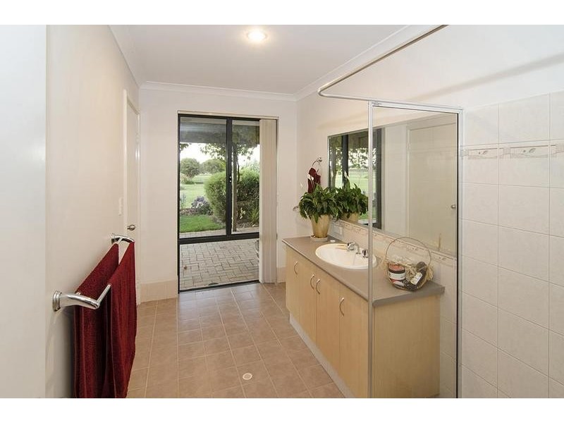 121 Estuary Waters Drive, Reinscourt WA 6280