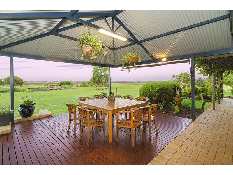 121 Estuary Waters Drive, Reinscourt WA 6280